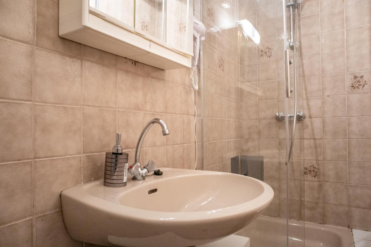 Roomy 2Br Apt. Near Akh -Perfect For Longstays Viena Exterior foto